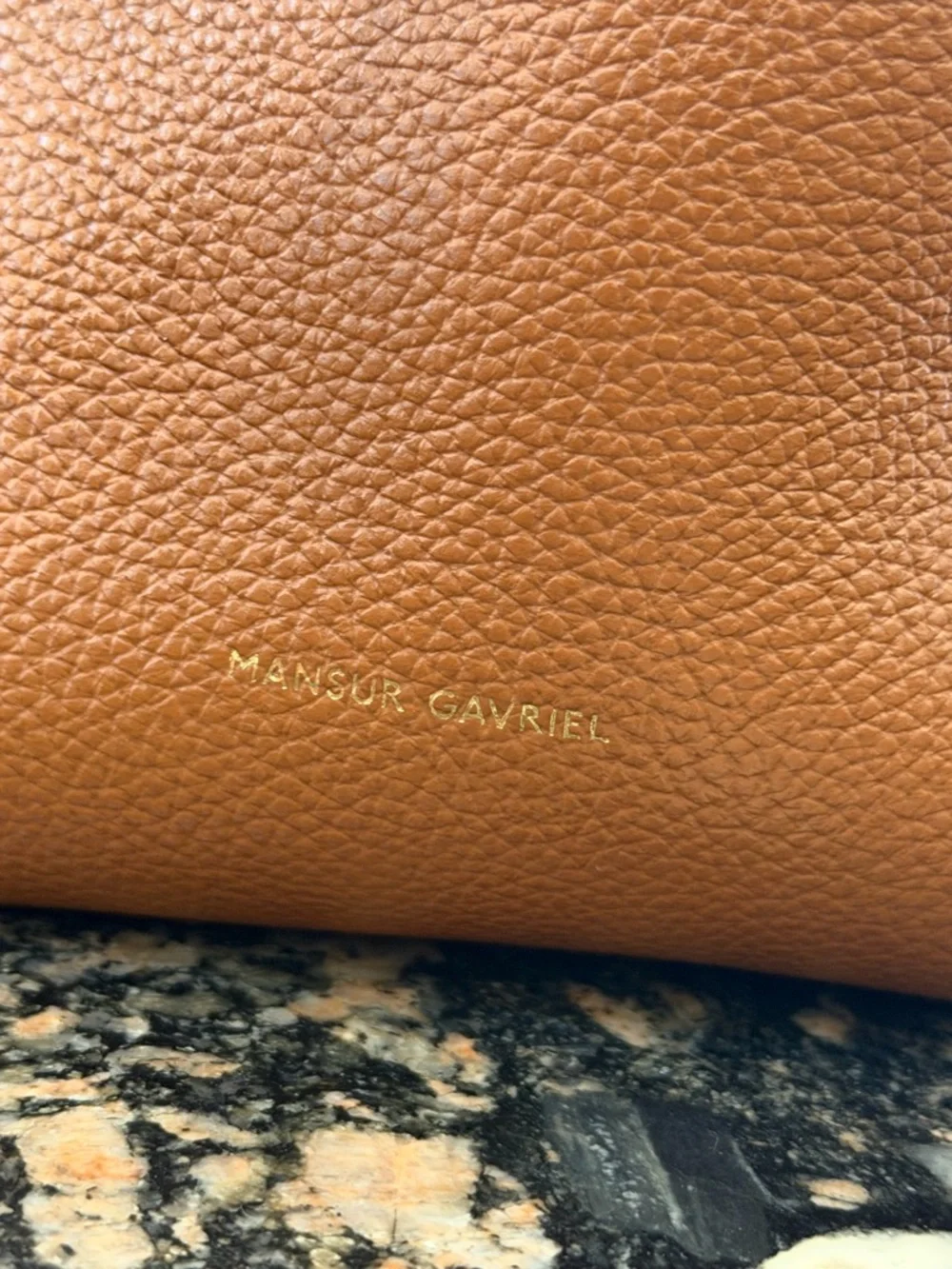 Beautiful Mansur Gavriel medium bucket bag in rich brown pebbled leather 🤎 - Picture 2 of 6